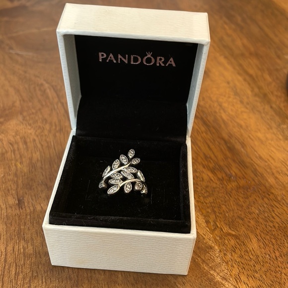 Authentic Pandora Ring Sparkling Leaves Sterling Silver Ring 190921CZ - Picture 4 of 4